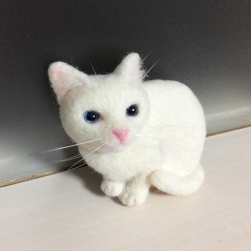Feldream 羊毛フェルト猫 寝転ぶキジ白猫さん ハンドメイド