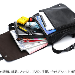 黒系 ベルト飾り メンズ レディース 本革 レザー リュックサック ディパック バックパック ビジネスリュック 自転車 9枚目の画像