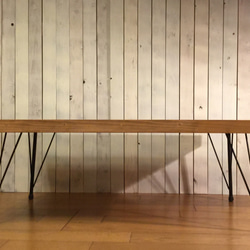 ヘリンボーン柄のローテーブル（アイアンレッグ) 2枚目の画像