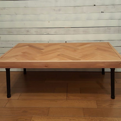 スクラップウッドのヘリンボーンローテーブル（折りたたみ式） 2枚目の画像