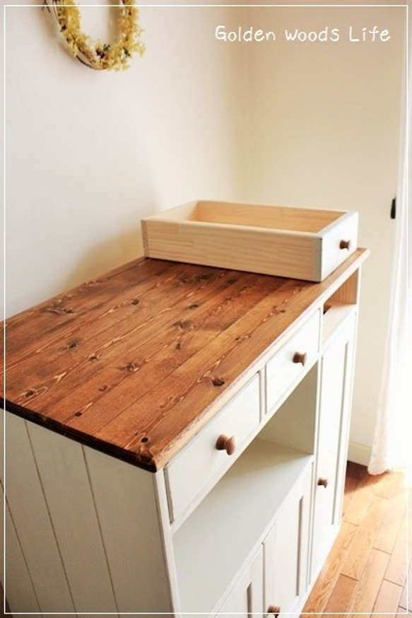 ナチュラルシャビーなプリンター収納キャビネット（脚付き） また ブラウン 最大 割れ ソリ ひび