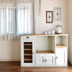 ホワイトシャビーな食器棚(カップボード) チェスト・キャビネット 木工