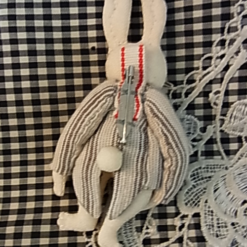 アリスのうさぎ ブローチ Doll・ドール・どーる 通販 234921