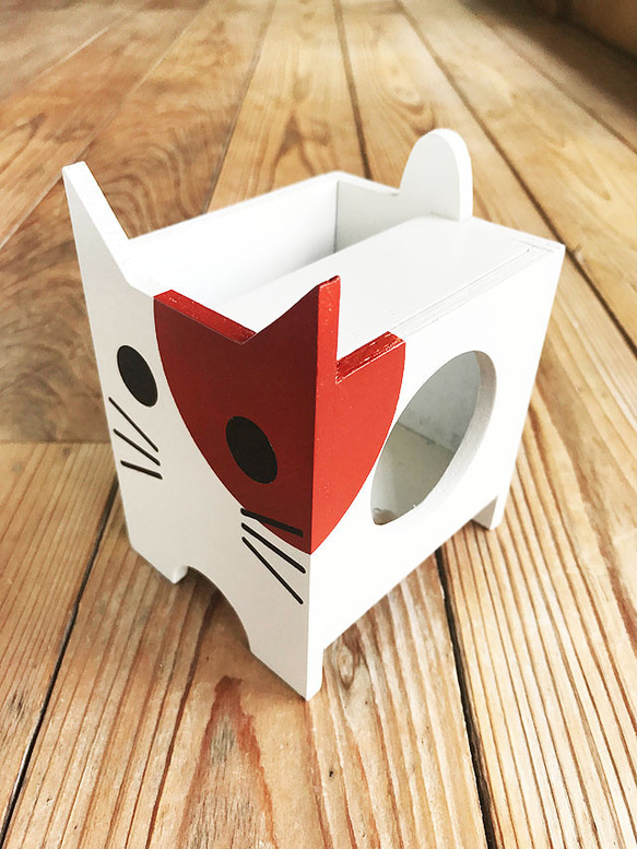 ネコのスマホスタンドスピーカー　ギリネコ　猫雑貨　カラーブチ 2枚目の画像