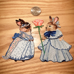 刺繍ワッペンアイロンパッチ★ウサギ兔プリンス&プリンセス ウェディング　2点セット 2枚目の画像