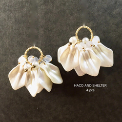 ４pcs★ charm・hanabira pearl tassel・white（花びらタッセルチャーム） 2枚目の画像