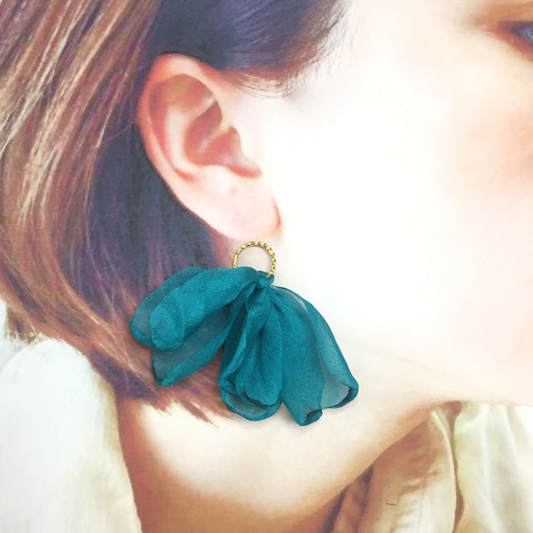 ２pcs★chiffon petal tassel・emerald（ シフォンタッセルチャーム） 3枚目の画像