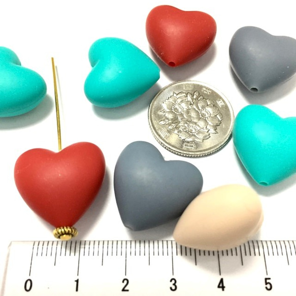Pukkuri Rubber Heart・gray♡acrylic beads・８コ 3枚目の画像