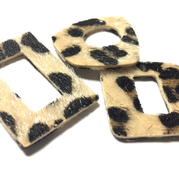 【6pcs・丸カン付】leopard fake leather charm 2枚目の画像