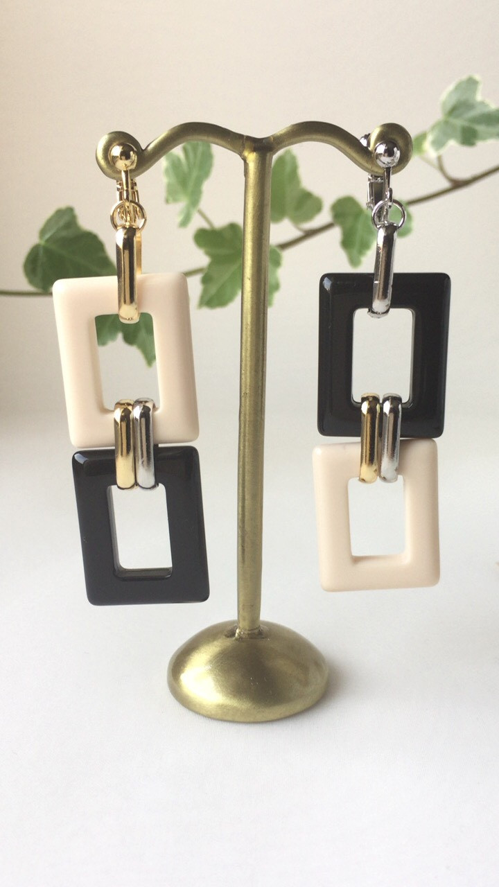 ブラック&ベージュRectangle Ring  イヤリング&ピアス　再販