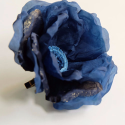 コサージュ木藍染めアネモネ　 3枚目の画像