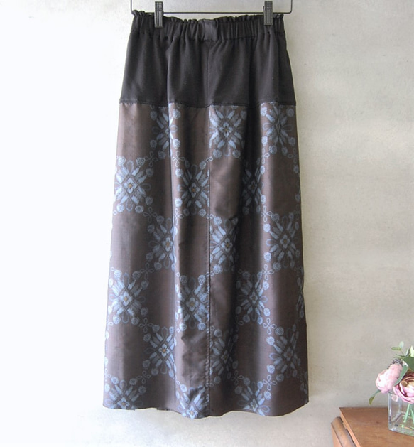 泥大島　華紋繋ぎのラップ風スカート　着物リメイク 3枚目の画像