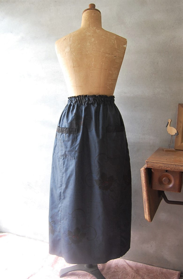 泥藍大島　クレマチスのギャザースカート　着物リメイク 5枚目の画像