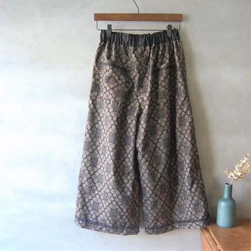 泥大島 花菱文様のワイドパンツ 着物リメイク キュロット・ワイド