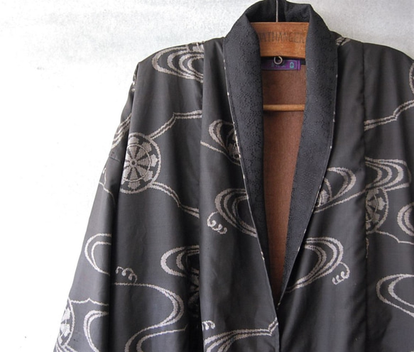 泥大島 源氏車と流水のローブコート 着物リメイク コート 吉祥堂