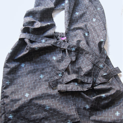 大島紬　十字柄の変形ジレ　着物リメイク 10枚目の画像
