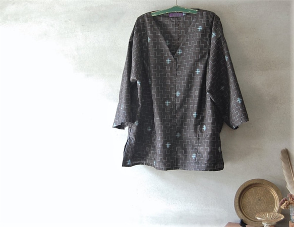 大島紬　十字柄のチュニック　着物リメイク 2枚目の画像