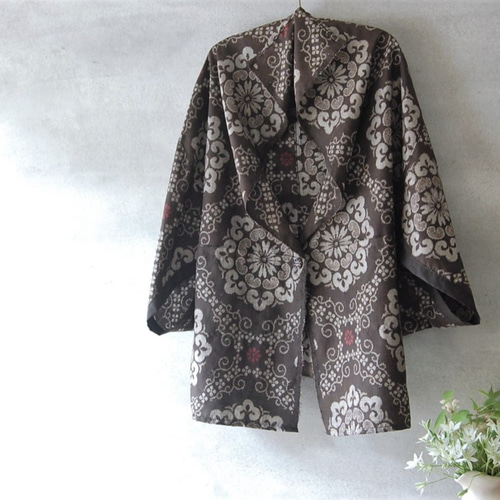 和風　着物リメイク額 きものアート82 色打掛 着物リメイク 黒 松 花柄 アートフレーム