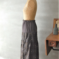 大島紬　華紋柄のボタン開きスカート　着物リメイク 6枚目の画像