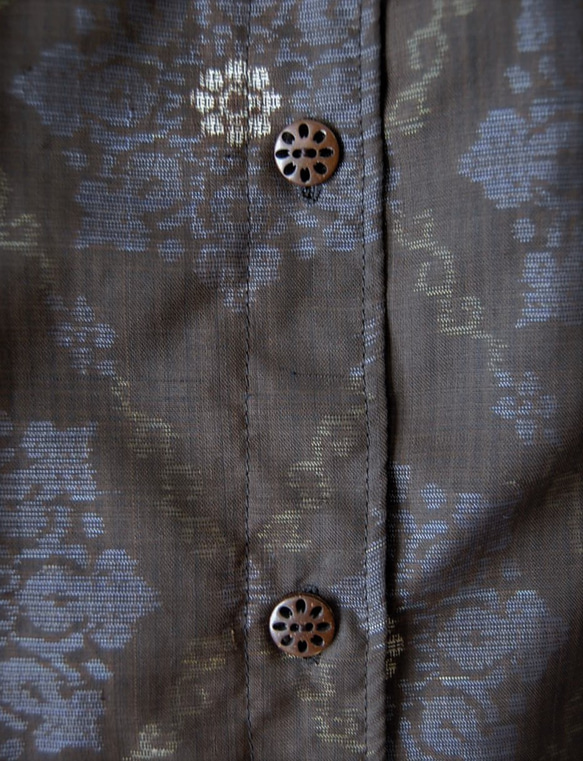 大島紬　華紋柄のボタン開きスカート　着物リメイク 8枚目の画像