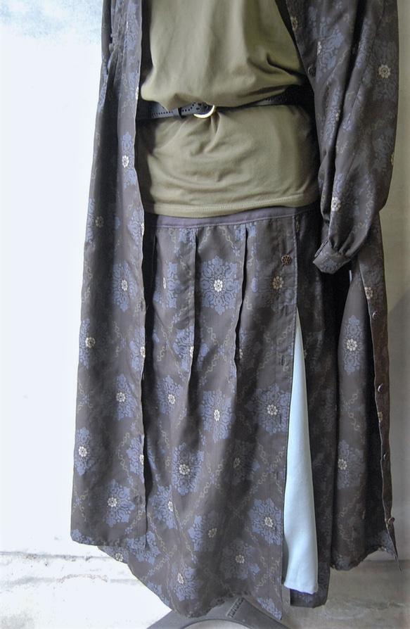 大島紬　華紋柄のボタン開きスカート　着物リメイク 13枚目の画像