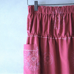 丸紋紅紬のギャザースカート　着物リメイク 1枚目の画像