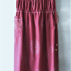 丸紋紅紬のギャザースカート　着物リメイク 3枚目の画像