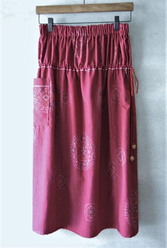 丸紋紅紬のギャザースカート　着物リメイク 3枚目の画像