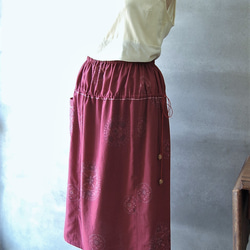丸紋紅紬のギャザースカート　着物リメイク 5枚目の画像