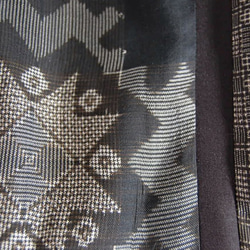 大島紬のスヌード（華紋×十字）　着物リメイク 4枚目の画像