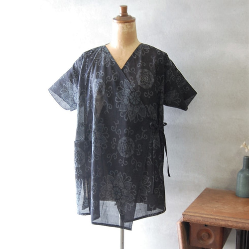 夏大島 華紋様のカシュクールトップス 着物リメイク その他トップス