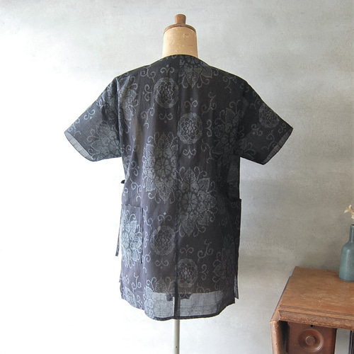 夏大島 華紋様のカシュクールトップス 着物リメイク その他トップス