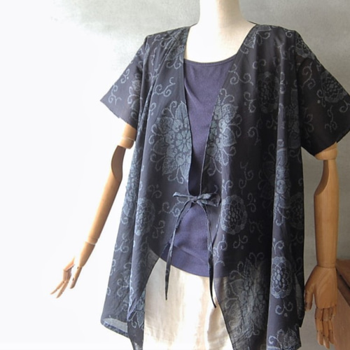 着物リメイク♥️カシュクールトップス 夏大島 華紋様のカシュクールトップス 着物リメイク その他