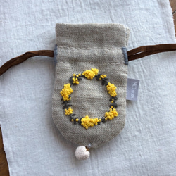 花刺繍のミニミニ巾着・黄花のリース 3枚目の画像