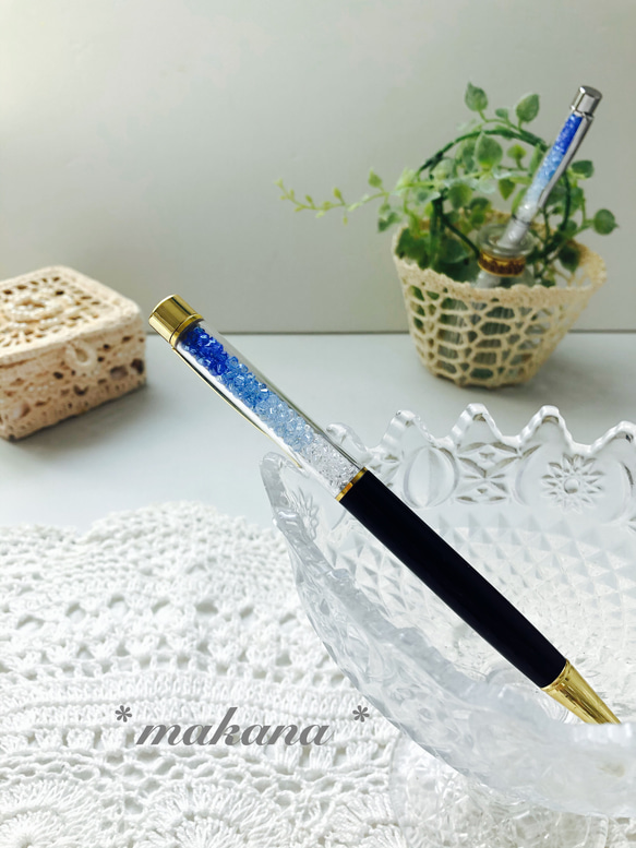 ハーバリウムボールペン　~スワロフスキーの輝き~ ブルー グラデーション　ブラック　ユニセックス 4枚目の画像