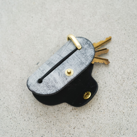 SLIDE COMPACT KEY CASE  [ BRIDLE LEATHER black ] 4枚目の画像