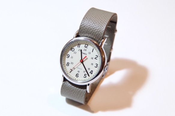 シンプルウォッチ 腕時計 革ベルト グレージュ TIMEX 1枚目の画像