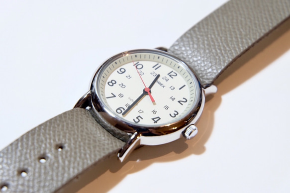 シンプルウォッチ 腕時計 革ベルト グレージュ TIMEX 3枚目の画像