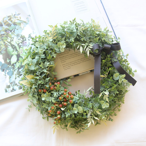 年中飾れるシンプルグリーンリース リース ika ika 通販｜Creema  