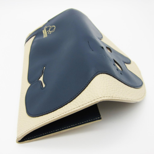 CHIGRACCI 猫デザイン長財布 「ニャレット 」ベージュ×ネイビー本革