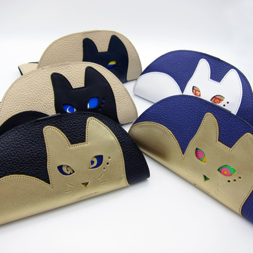 新品未使用　猫デザイン 長財布　CHIGRACCI ニャレット CHIGRACCI 猫デザイン長財布 「ニャレット 」ベージュ×ネイビー本革