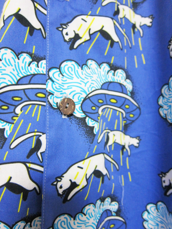 CHIGRACCI「 ニャロハシャツ 」猫柄アロハシャツ/オリジナルプリント/UFOに連れ去られる猫柄 5枚目の画像