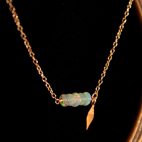 オパールの虹色ネックレス(14kgf) ネックレス・ペンダント kuutamo  