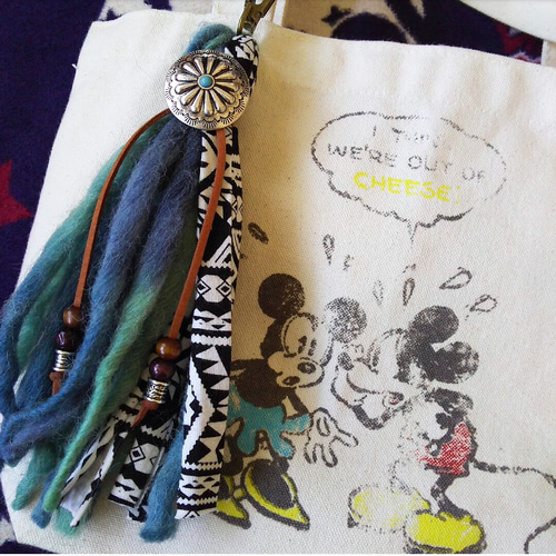 タッセル☆キーホルダー☆バッグチャーム☆ネイティブ・オルテガB