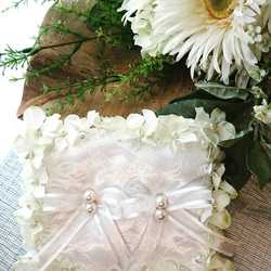 紫陽花とピュアホワイトパールリングピロー 3枚目の画像
