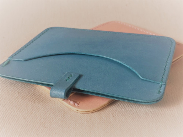 大人可愛いペールカラーのレザーIDカードホルダー  カードケース 社員証 パステルカラー 3枚目の画像