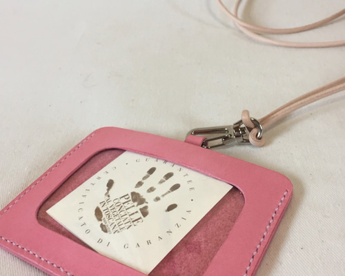 大人可愛い サクラ色のレザー IDカードホルダー ピンク カードケース