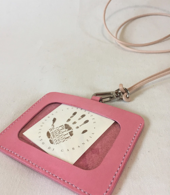 ステンドグラス カードホルダー えんどう豆モチーフ 一点もの ピンク 大人可愛い サクラ色のレザー IDカードホルダー ピンク カードケース