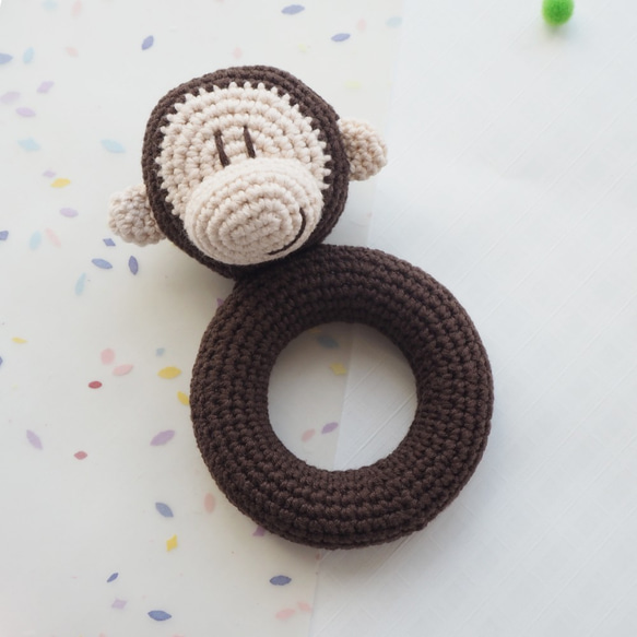 リトルモンキー編み手作りのおもちゃかぎ針編みのガラガラ - モンキー 2枚目の画像