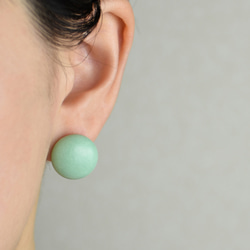 16毫米白色耳環（14kgf）/耳環玉綠色地球滴 第2張的照片